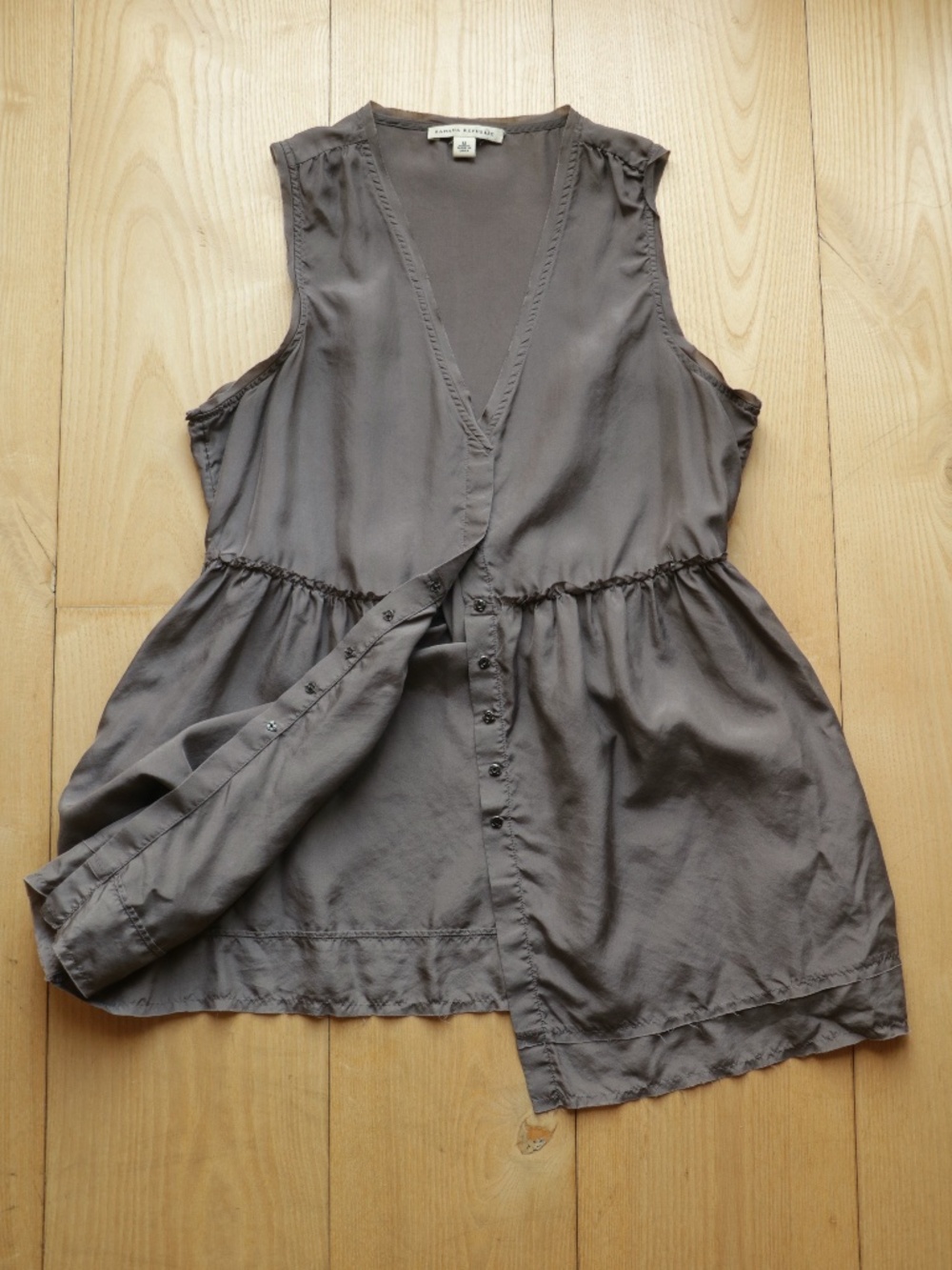 100% Silk sleeveless top